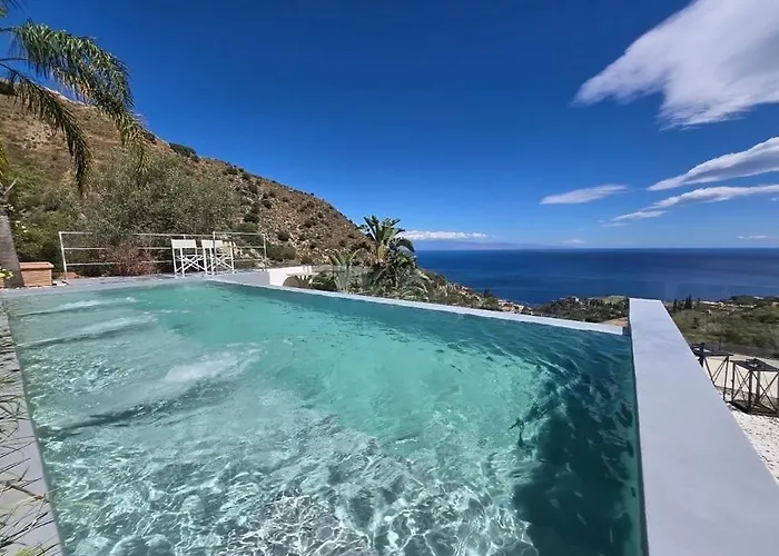 Suite Apartments Branco - Infinity Pool & Sea View - 5 Minuti Dal Centro